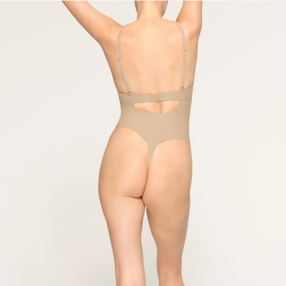 Skims Deep Plunge Thong Shapewear Bodysuit - Clay - Picture 5 of 14